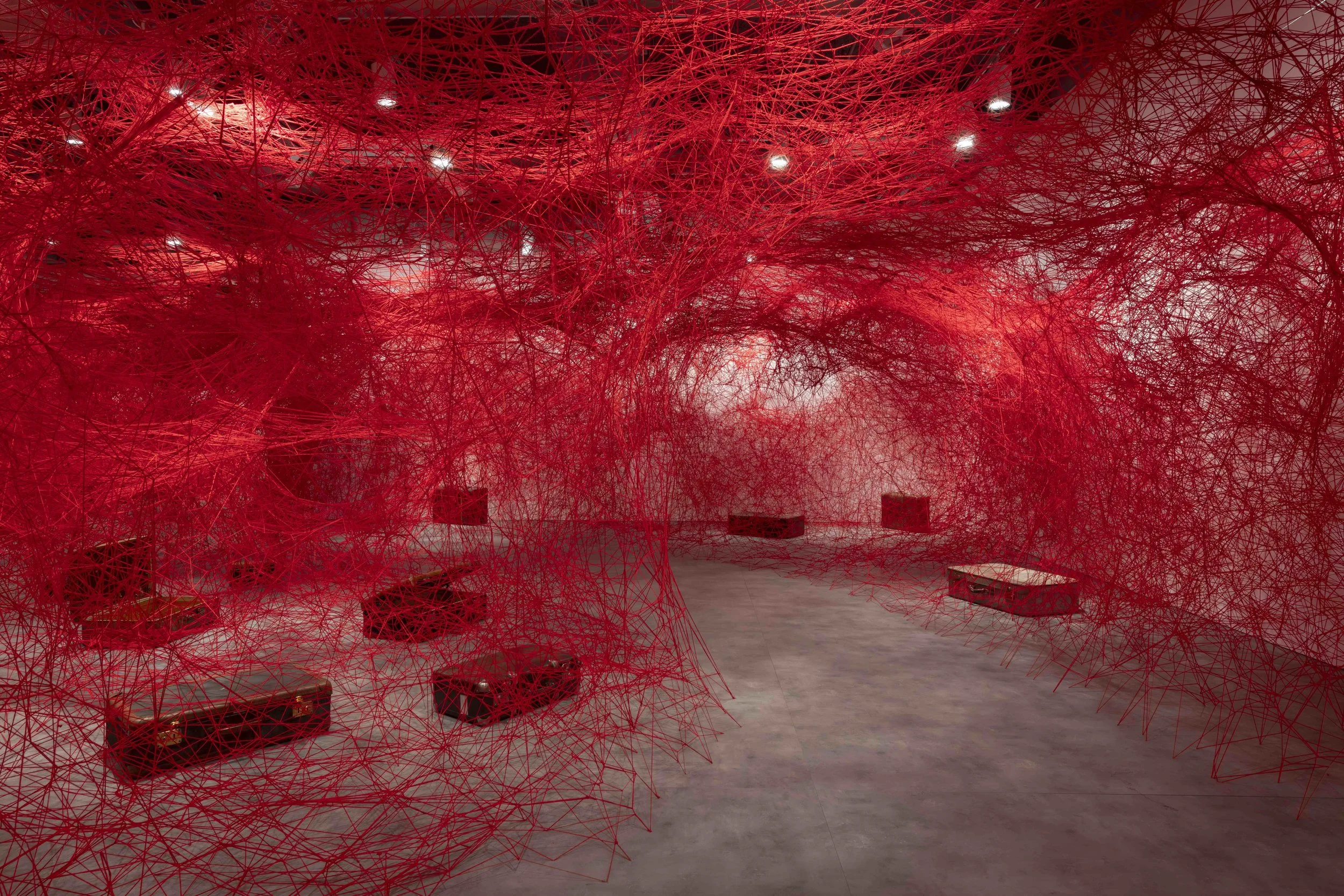 CHIHARU SHIOTA–塩田千春 CHIHARU SHIOTA–塩田千春